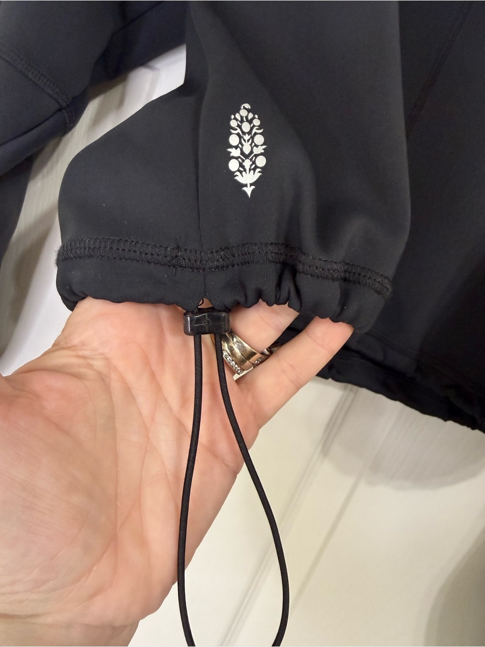 Free People Black Cropped Performance Hoodie Mesh Zip Pocket Size L